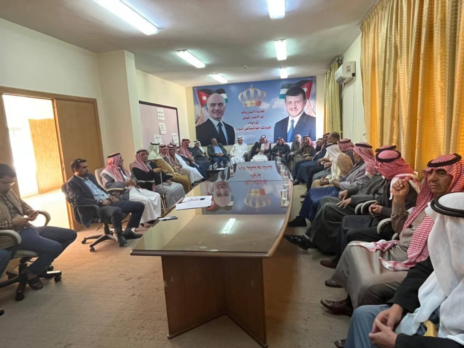 متصرف لواء ذيبان يلتقي مخاتير اللواء