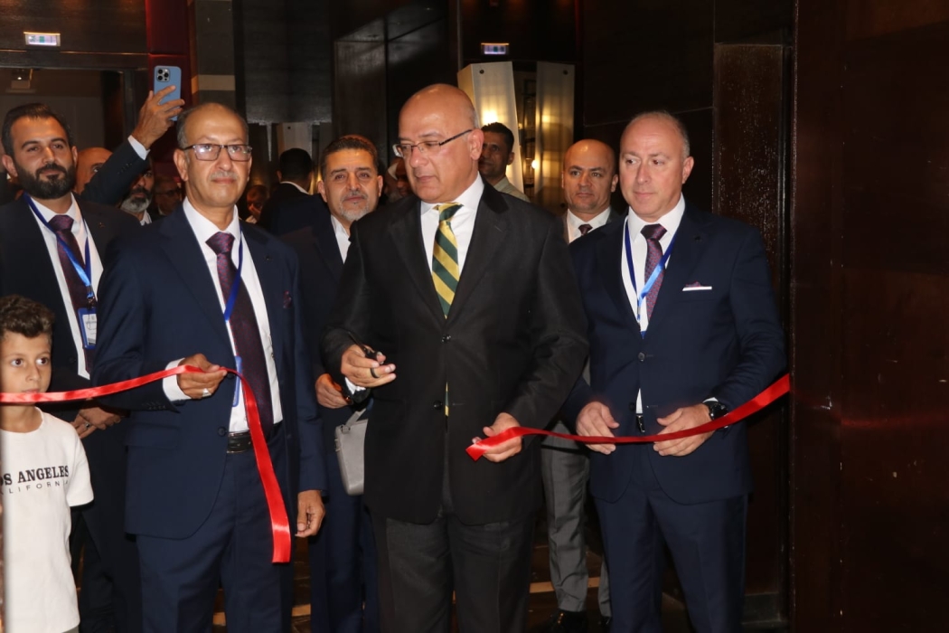 الملتقى الأردني للخط العربي والزخرفة الإسلامية يفتتح معرض الخط العربي