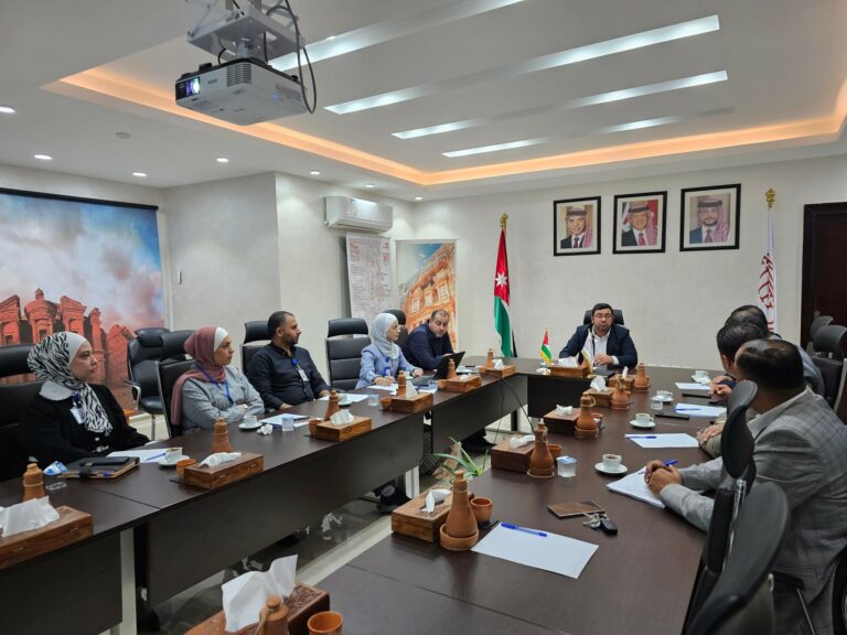 سلطة البترا تبحث سبل تطوير الخدمات الحكومية