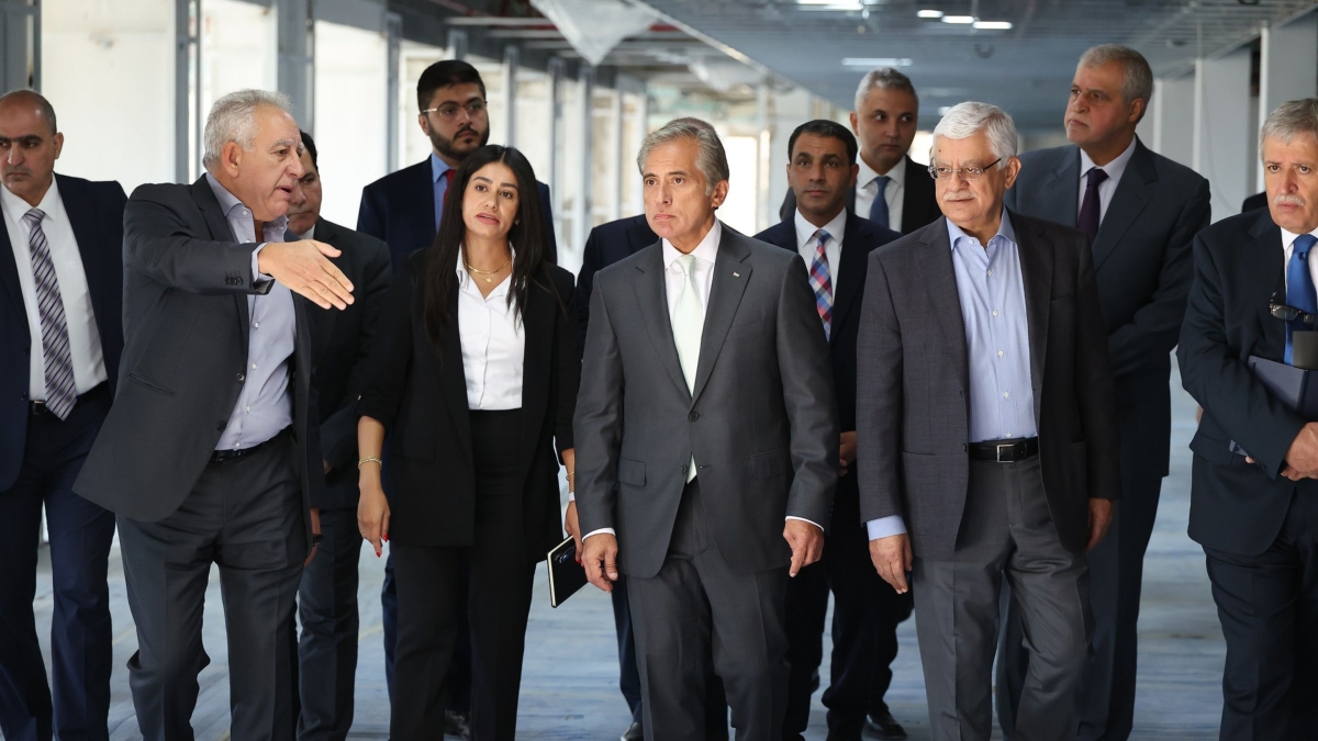 رئيس الوزراء يؤكِّد ضرورة تكثيف الجهود لتشغيل مطار عمَّان المدني في ماركا قبل نهاية العام الجاري