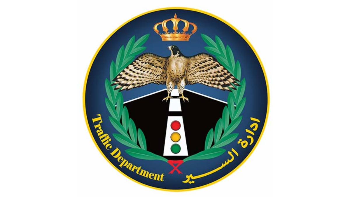 إدارة السير: 50 دينارا غرامة استخدام شاشات تلفزيونية داخل المركبة