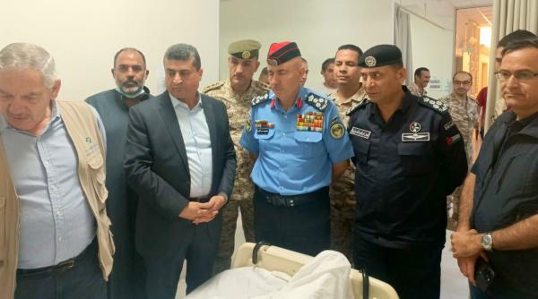 المجالي والعوايشة يزوران مصابي حادث تسرب الغاز