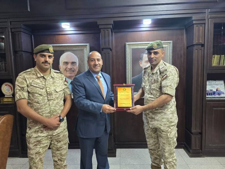 طلاب من مدرسة الأمير علي بن الحسين الثانوية يزورون المكتبة الوطنية