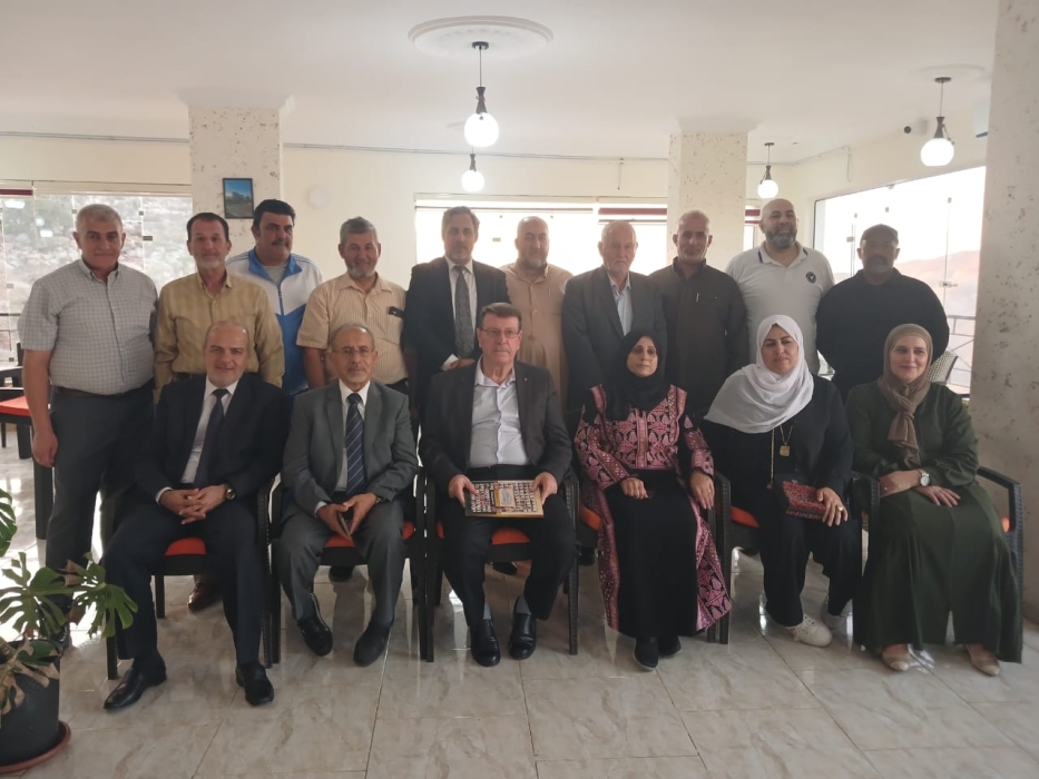 تعاونية شجرة الزيتون في بني كنانة تعقد اجتماعها الثاني لبحث إنجازاتها وخططها المستقبلية