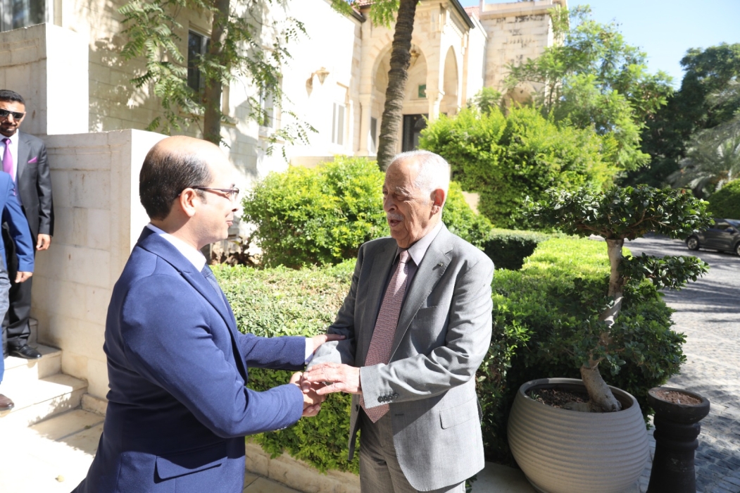 معالي يوسف العيسوي... رجل دولة استثنائي