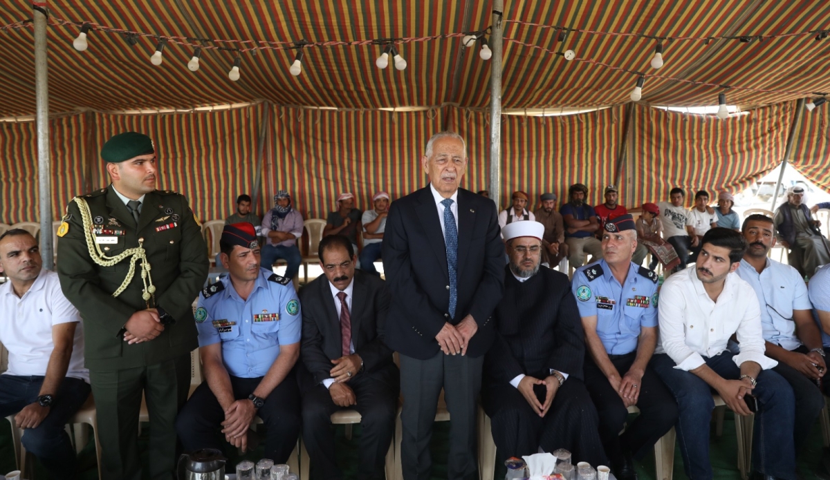 مندوبا عن الملك وولي العهد.. العيسوي يعزي بضحايا غرق ٣ أطفال  أشقاء في قناة الملك عبدالله...صور