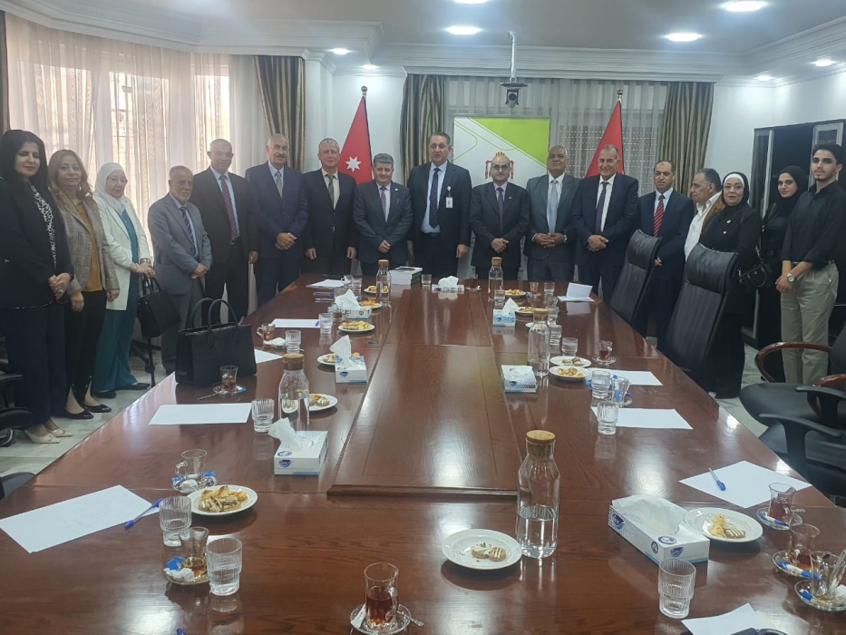 وزير البيئة يبحث وجمعية عَون الثقافية الوطنية سبل التعاون في نشر التوعية الثقافية البيئية