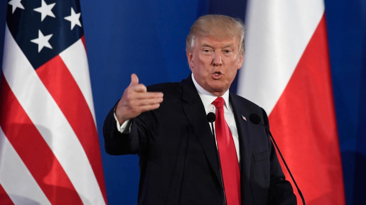 الرئيس الأمريكي يدعو روسيا و أوكرانيا إلى إنهاء الحرب والتوقف في مواقعهما