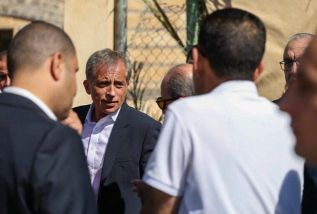 رئيس الوزراء يوجّه لتطوير مخطَّط تنموي شمولي للأزرق