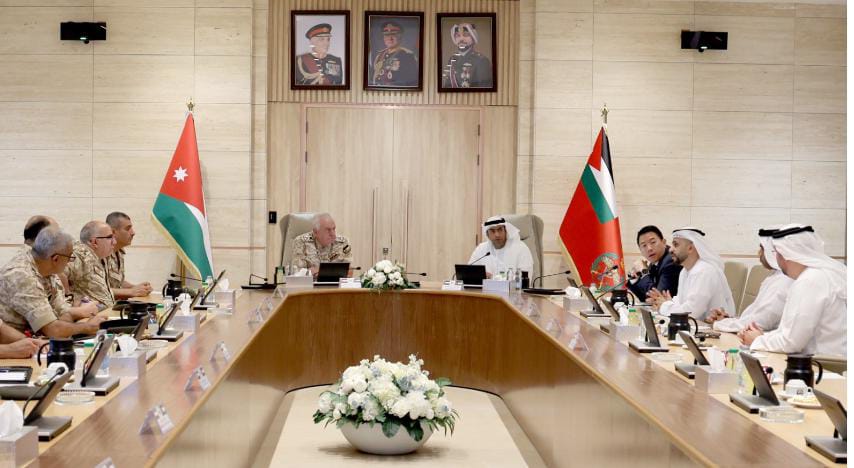 رئيس هيئة الأركان المشتركة يستقبل وفداً إماراتياً لبحث التعاون في المجال الطبي العسكري
