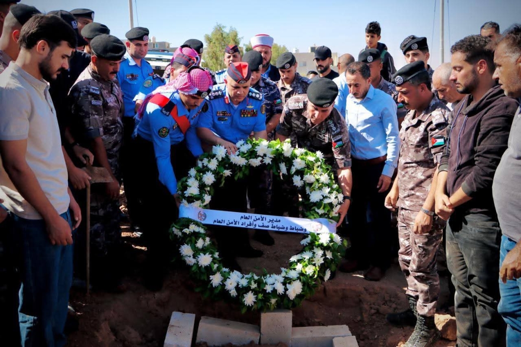 تشييع جثمان المستخدم مدني ايناس محمد سالم الهواوره ...صور