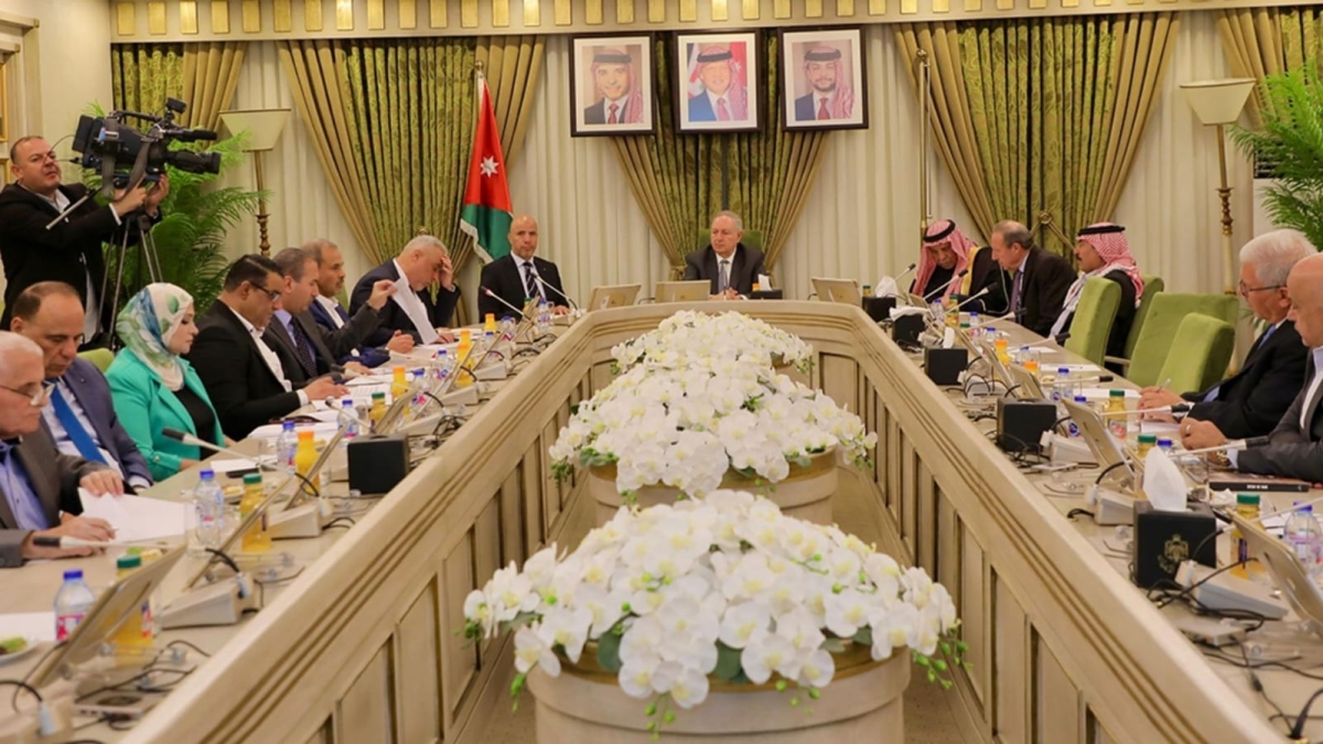 سياحة الأعيان تطلع على واقع عمل دائرة الآثار العامة