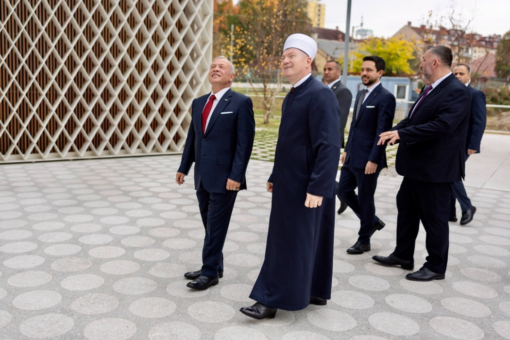 الملك يرافقه ولي العهد يزور المركز الثقافي الإسلامي في مدينة ليوبليانا السلوفينية
