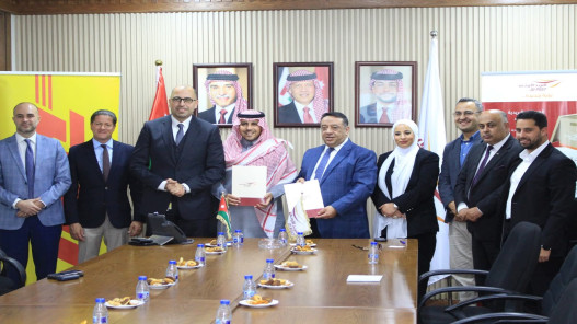 اتفاقية منحة تمويلية بين البريد الأردني وشركة دي إتش إل إكسبرس لتدريب 100 شاب وشابة
