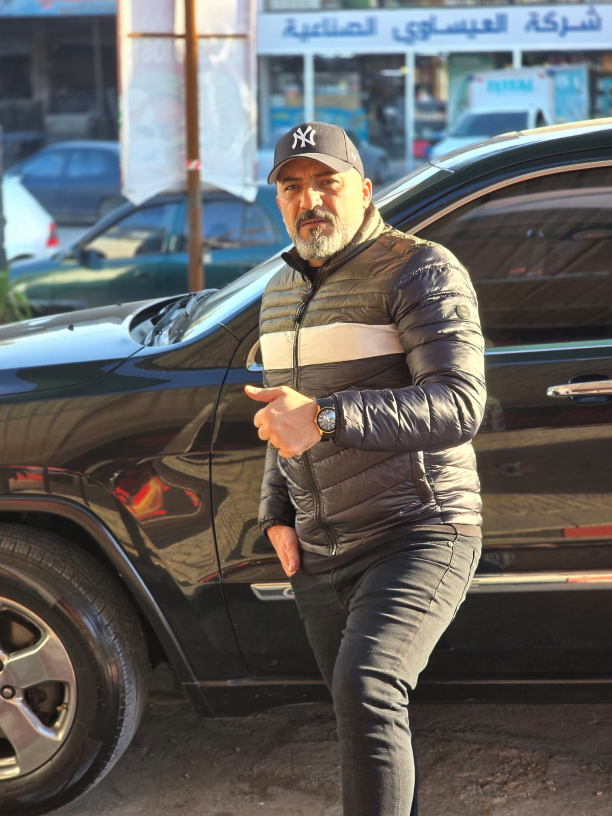 أهالي الزرقاء يعايدون الناشط لورنس الزواهرة في يوم ميلاده