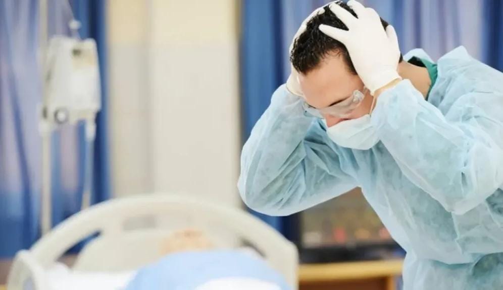 السجن المشدد 7 سنوات لطبيب تجميل تسبب في وفاة حفيدة رئيس وزراء مصر الأسبق