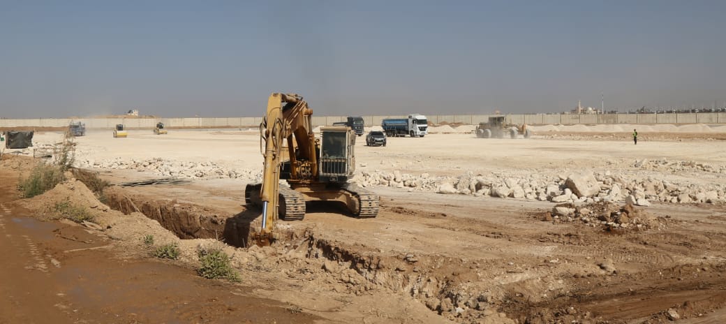 وزير الأشغال يتفقد مشروع ساحات انتظار الشاحنات في مركز جابر الحدودي