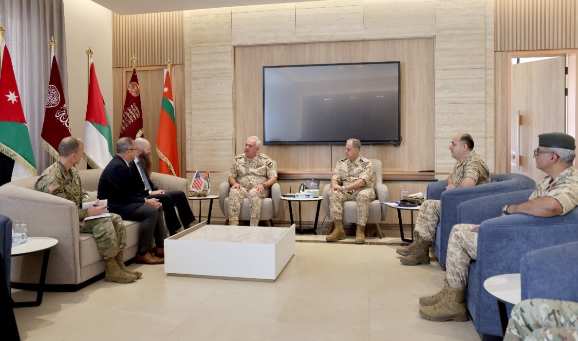 رئيس هيئة الأركان يستقبل القائم بأعمال نائب وزير الحرب للعمليات الخاصة والصراعات الأميركية