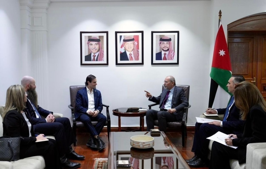 الصفدي يلتقي مسؤولا أميركيا لبحث تعزيز العلاقات وجهود إيصال المساعدات لغزة