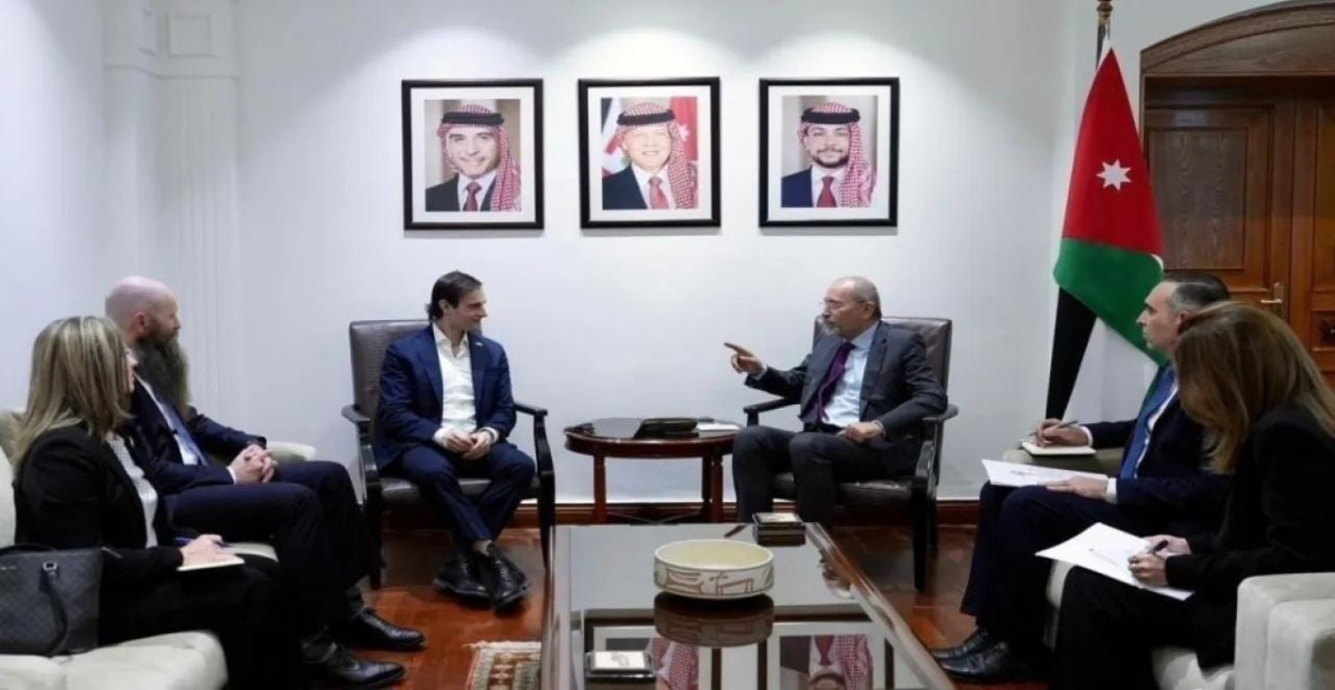 الصفدي يثمن موقف الرئيس الأميركي الحازم ضدّ ضمّ الضفة الغربية