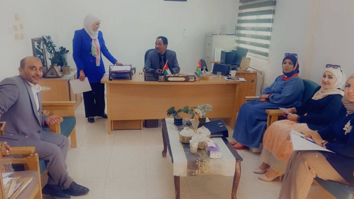 اجتماع لمناقشة تفعيل دور وخبرات المتميزين في تربية الموقر