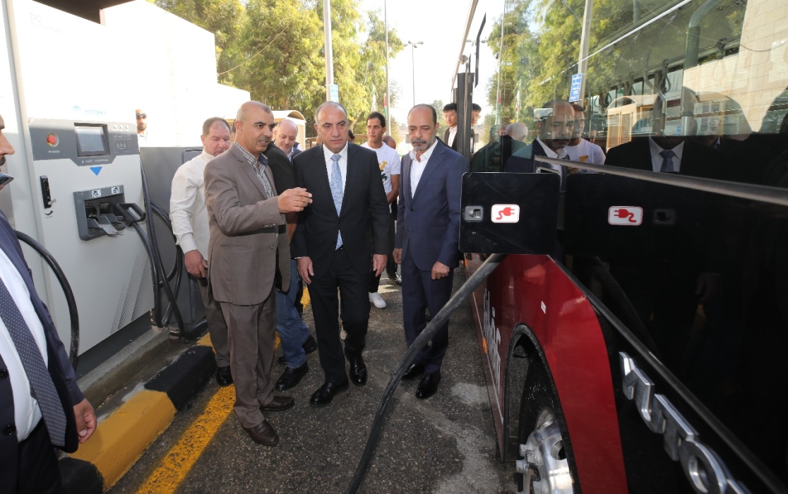 إطلاق مسار لحافلات كهربائية يربط مجمع رغدان السياحي بمحطة صويلح