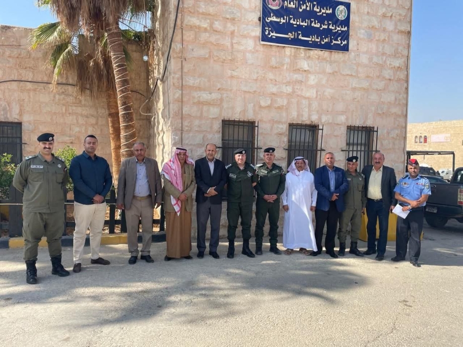 مدير شرطة البادية الوسطى يلتقي متقاعدين عسكريين