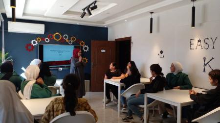 مركز شابات أدر ينظم زيارة تعليمية