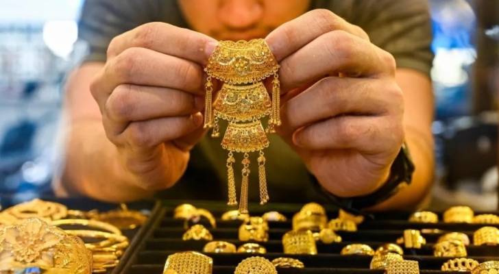 تراجع سعر الذهب 2025.. هل بدأ التصحيح الكبير وما علاقته بالبيتكوين؟