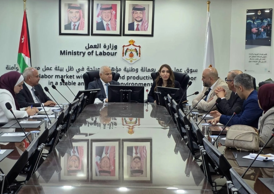 وزير العمل يبحث مع نظيرته الفلسطينية تفعيل تبادل الخبرات