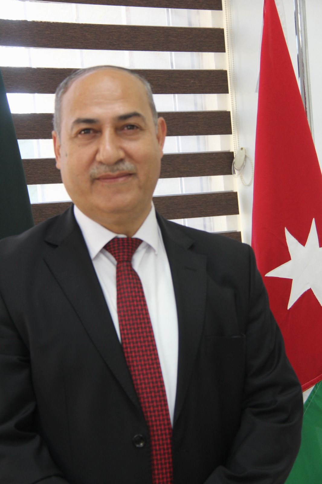 تكليف مساعد عميد شؤون الطلبة في جامعة اليرموك  الدكتور محمد الحوري بمهام   مدير دائرة النشاط الرياضي