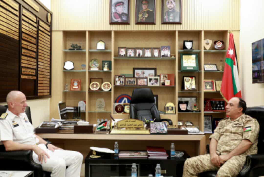 المساعد للعمليات والتدريب يلتقي وفداً عسكرياً نيوزلندياً