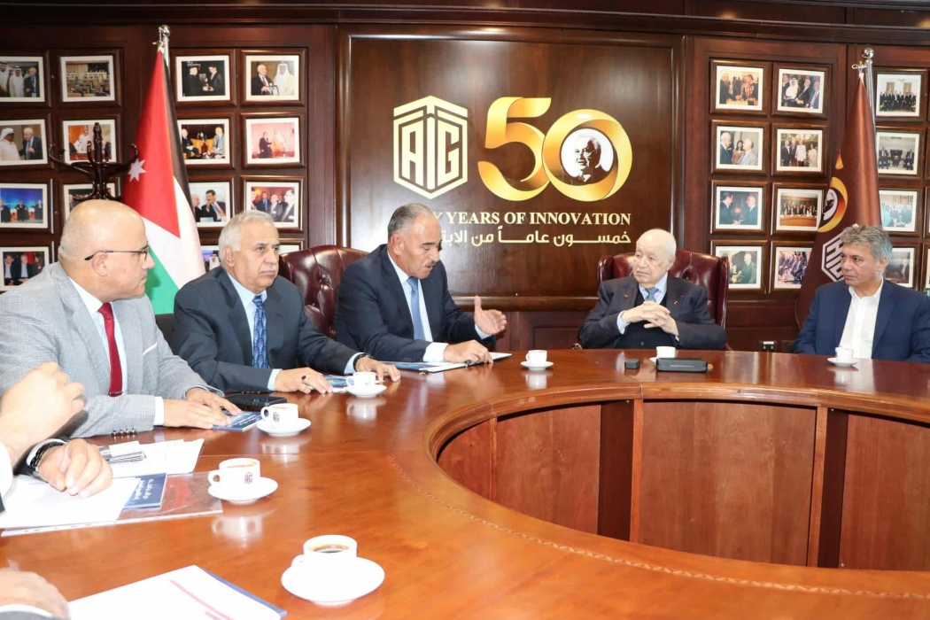 وفد من شركة الصخرة للخدمات والاستشارات الأمنية يزور مجموعة طلال أبو غزالة...صور