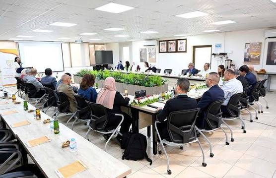 جلسة نقاشية حول الاقتصاد الأخضر والانتقال العادل