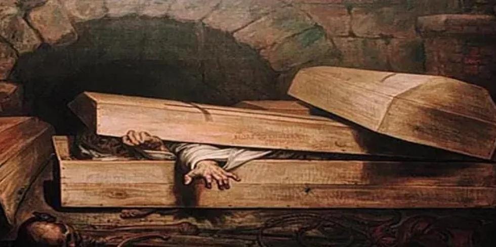 تفسير رؤية دفن شخص حي في المنام.. بين التحذير والتجدد