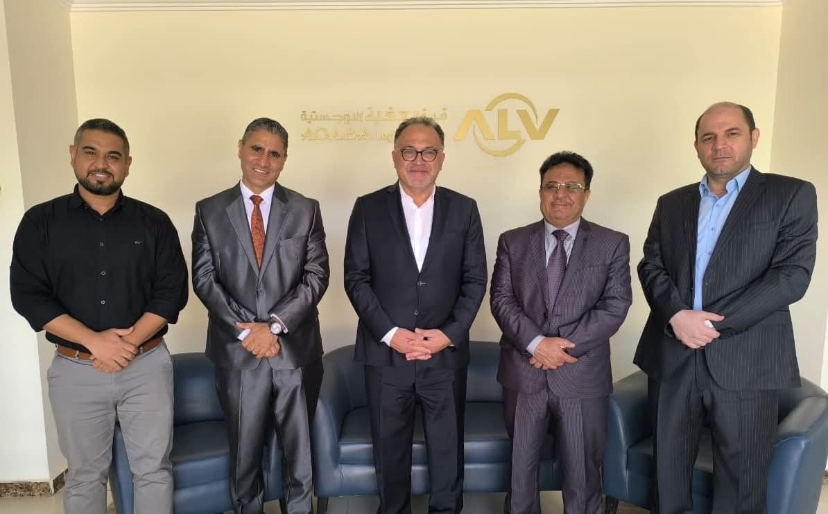 رئيس فرع الجامعة الأردنية بالعقبة يزور قرية العقبة اللوجستية لبحث التعاون الأكاديمي والتدريبي