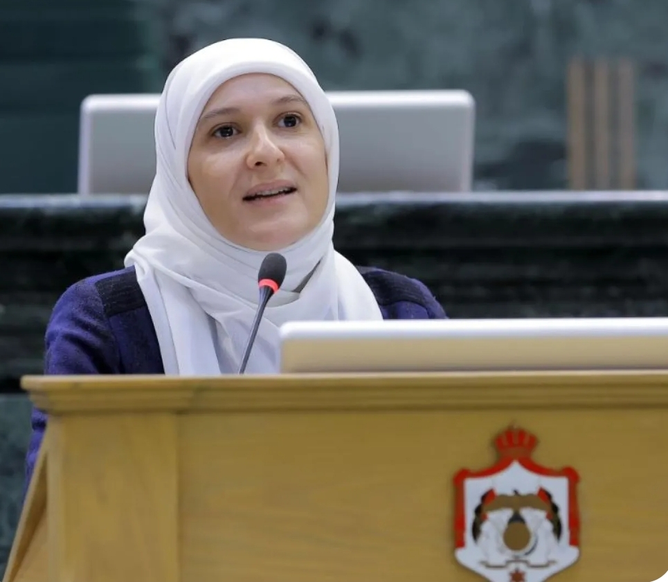 النائب النمور تمطر الحكومة باسئلة حول خصخصة ميناء العقبة