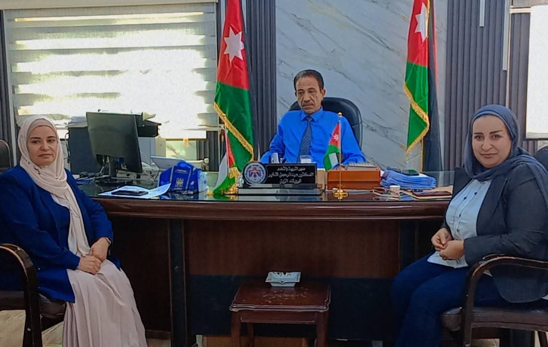 اجتماع لجنة الموارد البشرية في مديرية تربية لواء الموقر...صور