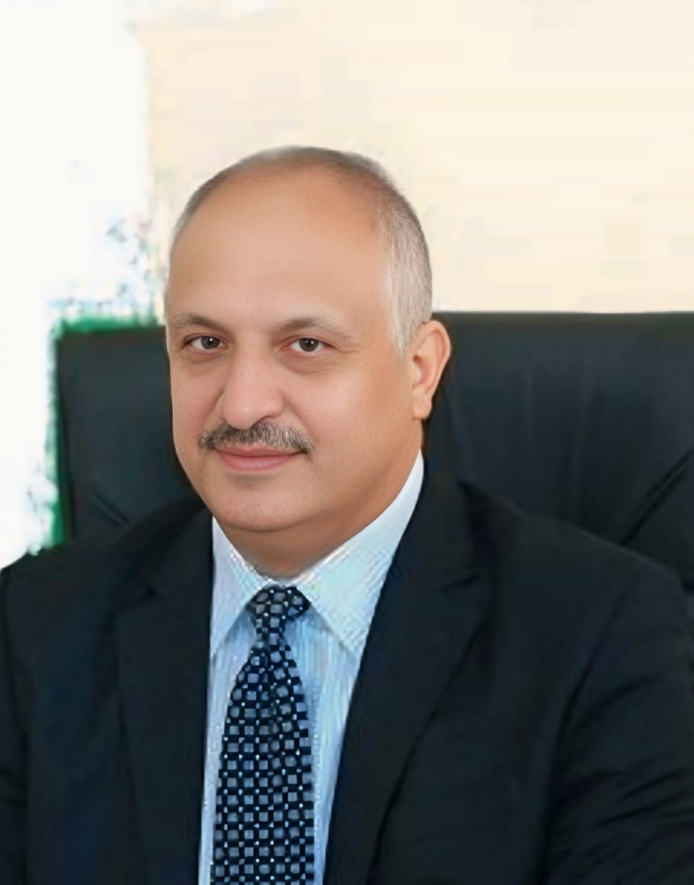 جمعية الرواد للفنون التشكيلية تشكر الشخاترة و تمنحه عضوية الشرف