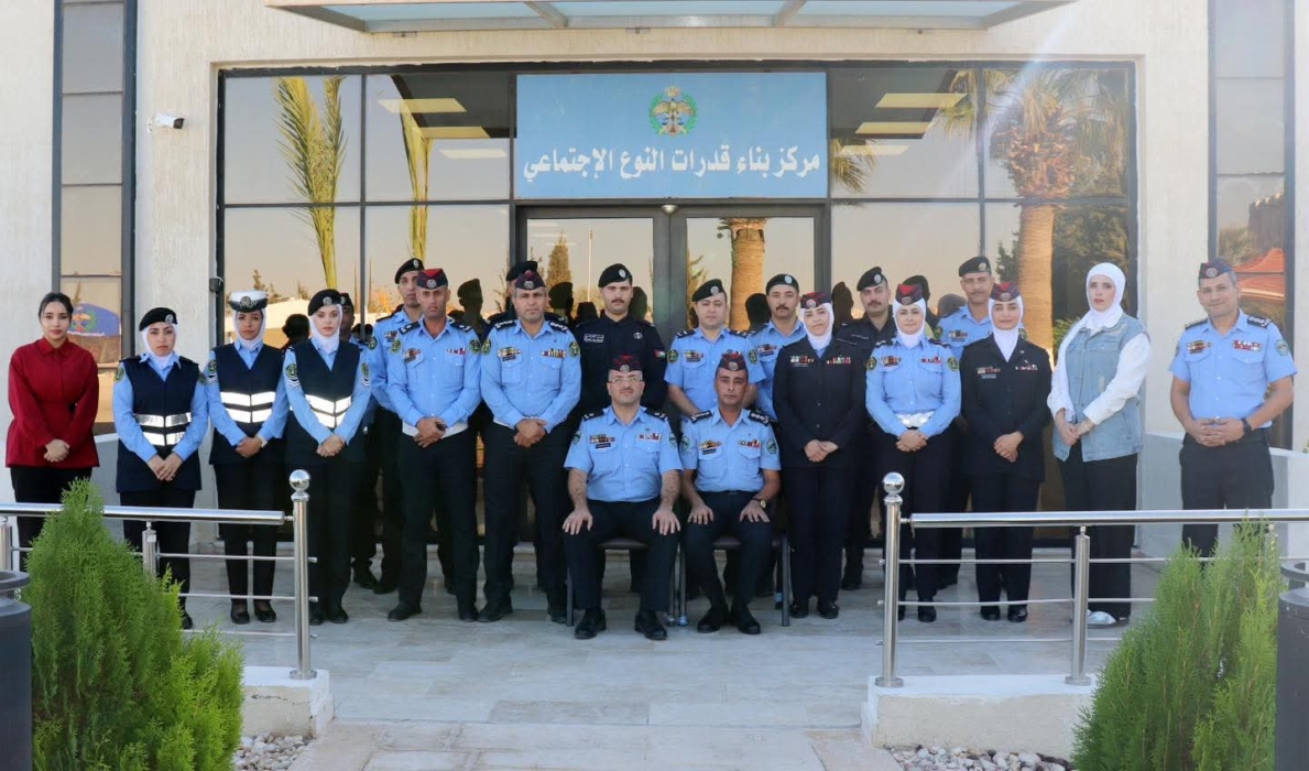 تخريج دورتين متخصصتين بمركز بناء قدرات النوع الاجتماعي...صور