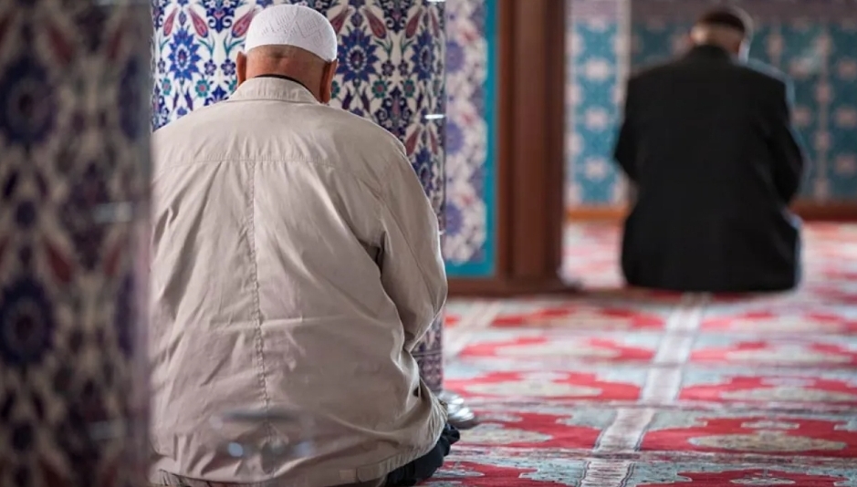 وفاة مُصلٍ أردني بعد خروجه من المسجد فجرا بحادث دهس