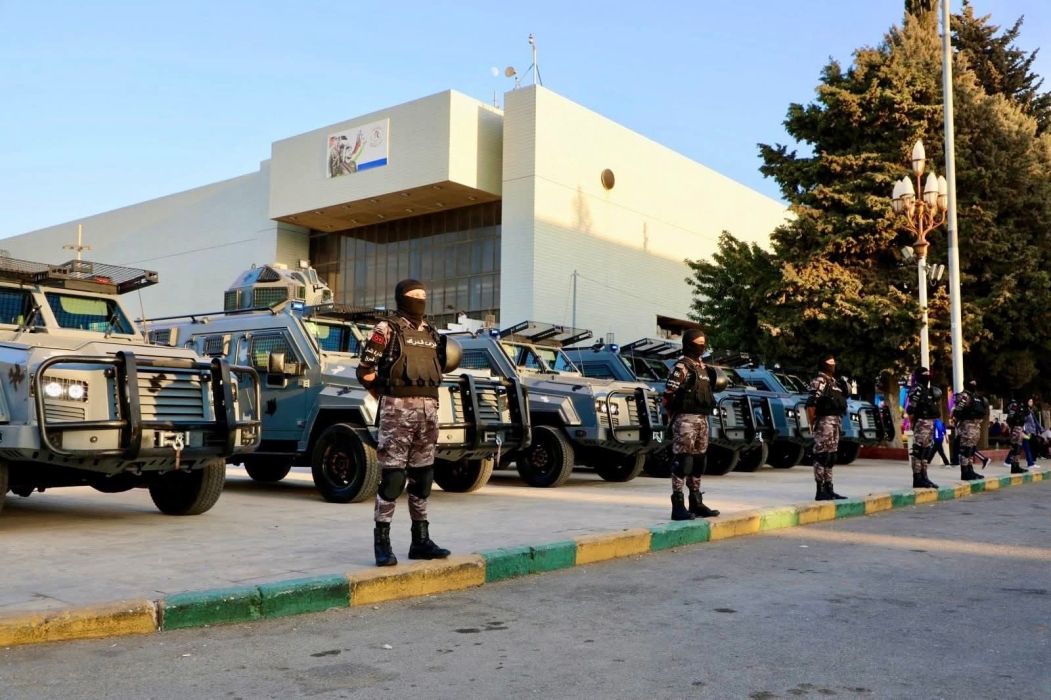 الأمن العام يؤمّن التغطية الأمنية لمباراة الرمثا والوحدات ضمن دوري المحترفين...صور