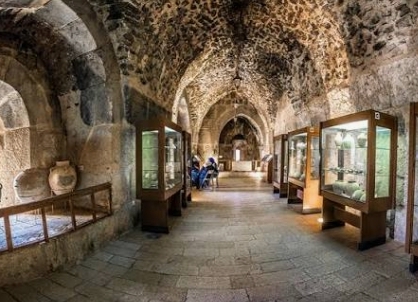 عجلون: ذاكرة الحكاية الأردنية التي تنبض بالأزياء والحرف التراثية