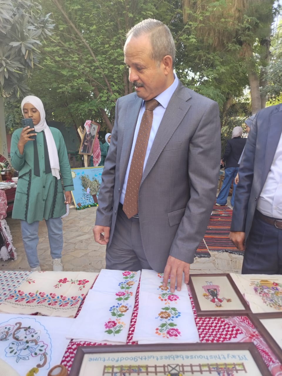 الرحامنة يرعى انطلاق حملة قطاف الزيتون