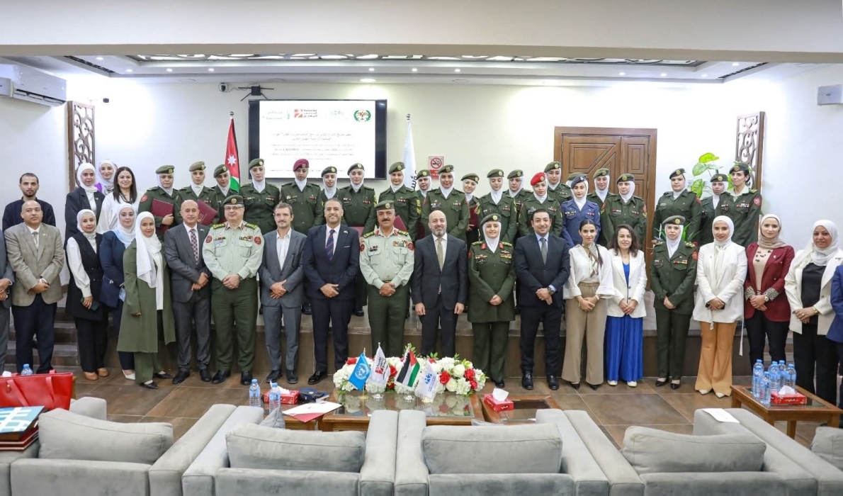 مديرية شؤون المرأة العسكرية تحتفل بتخريج دورة في مؤسسة التدريب المهني
