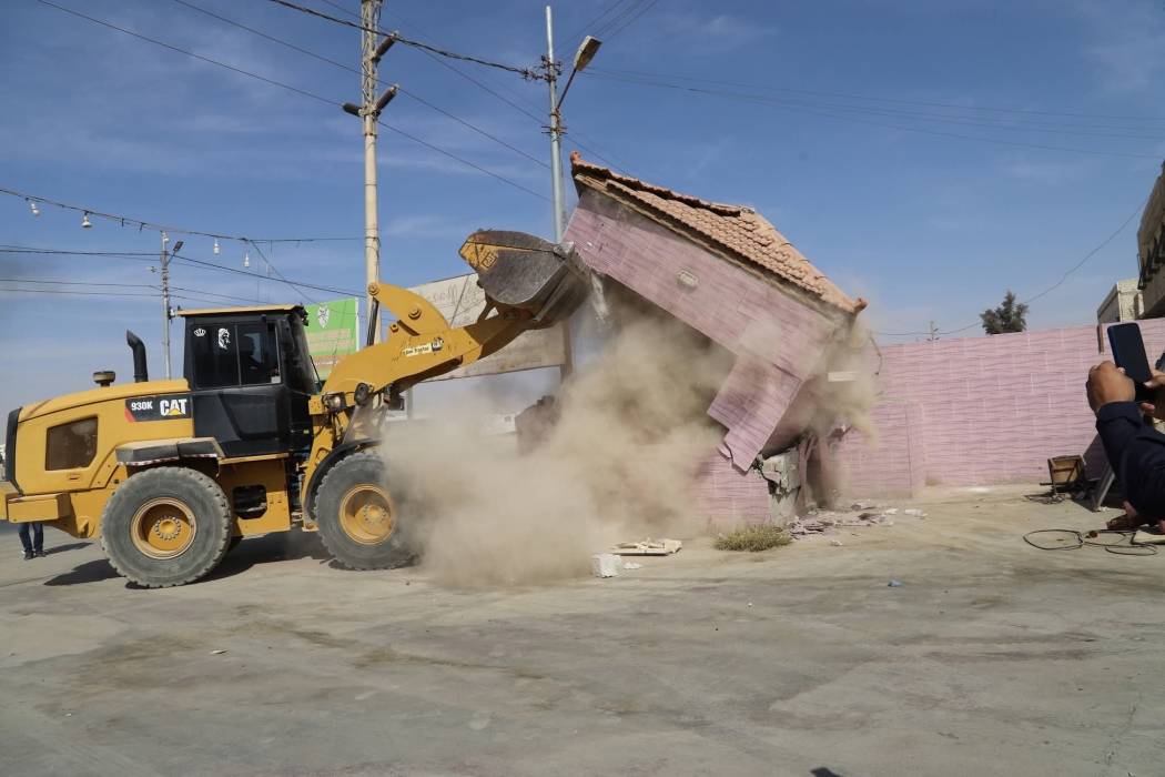 إزالة الأكشاك والاعتداءات على شارع الجيش في الظليل ضمن المرحلة الأولى