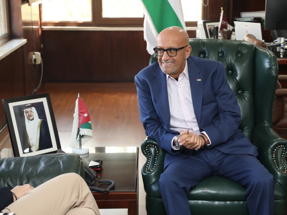 وزير المياه والري يستقبل سفيرة الجمهورية التشيكية لدى المملكة