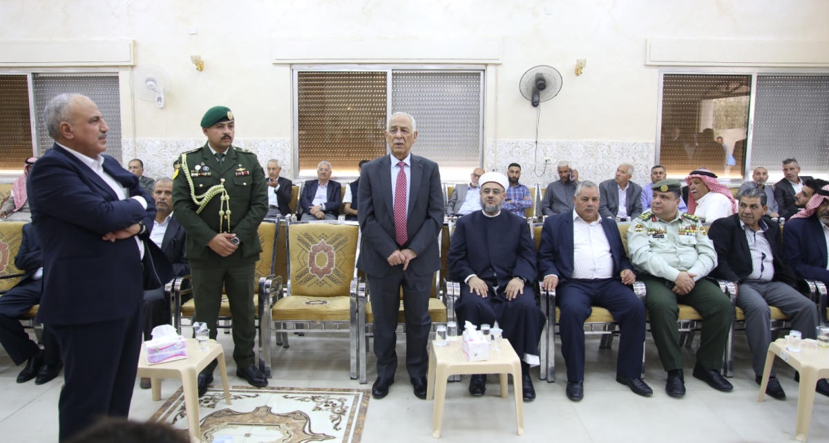 مندوبا عن الملك وولي العهد. العيسوي يعزي آل العواد وآل عباد...صور