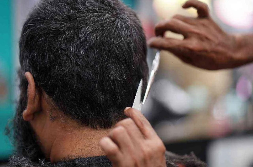 الأردنيون بانتظار قرار نقابة الحلاقين بشأن لائحة الأسعار الجديدة