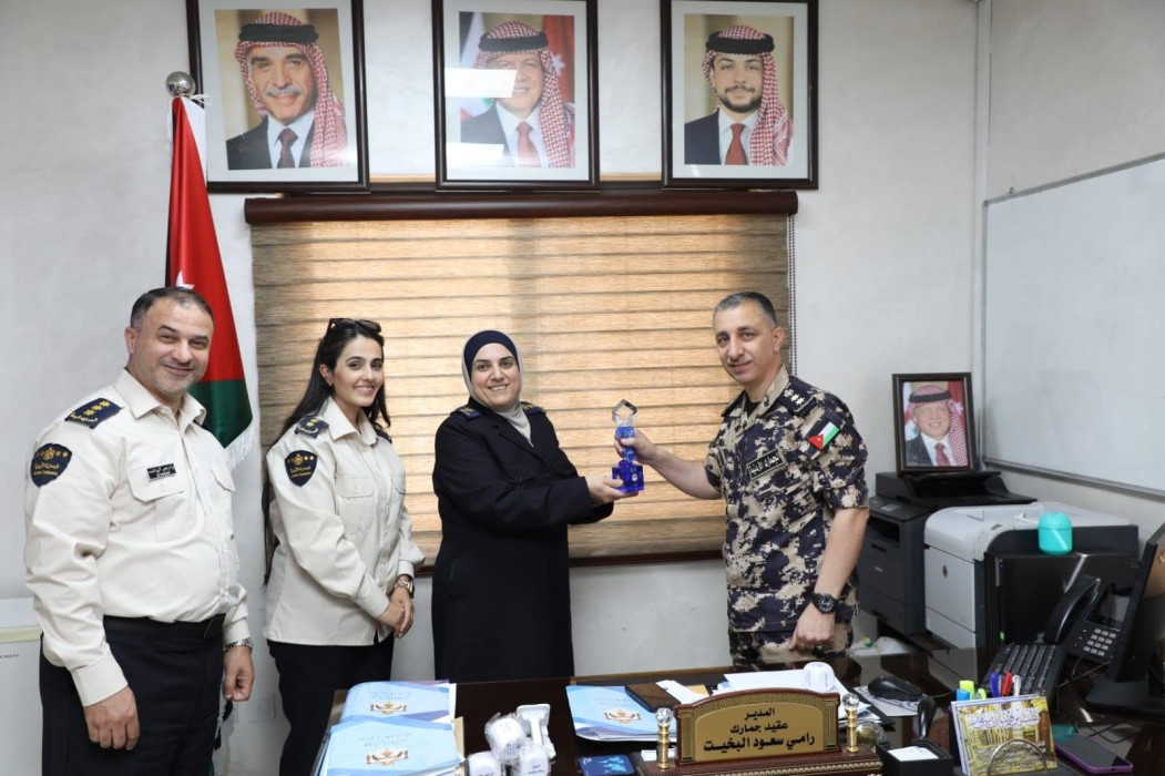 تكريم مديرية الاستراتيجيات في الجمارك لتميزها في تعزيز الثقافة المؤسسية